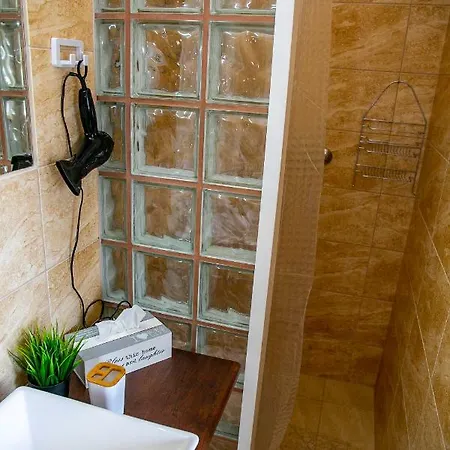 民宿 I Pokoje Goscinne Ala 斯克拉斯卡波伦巴